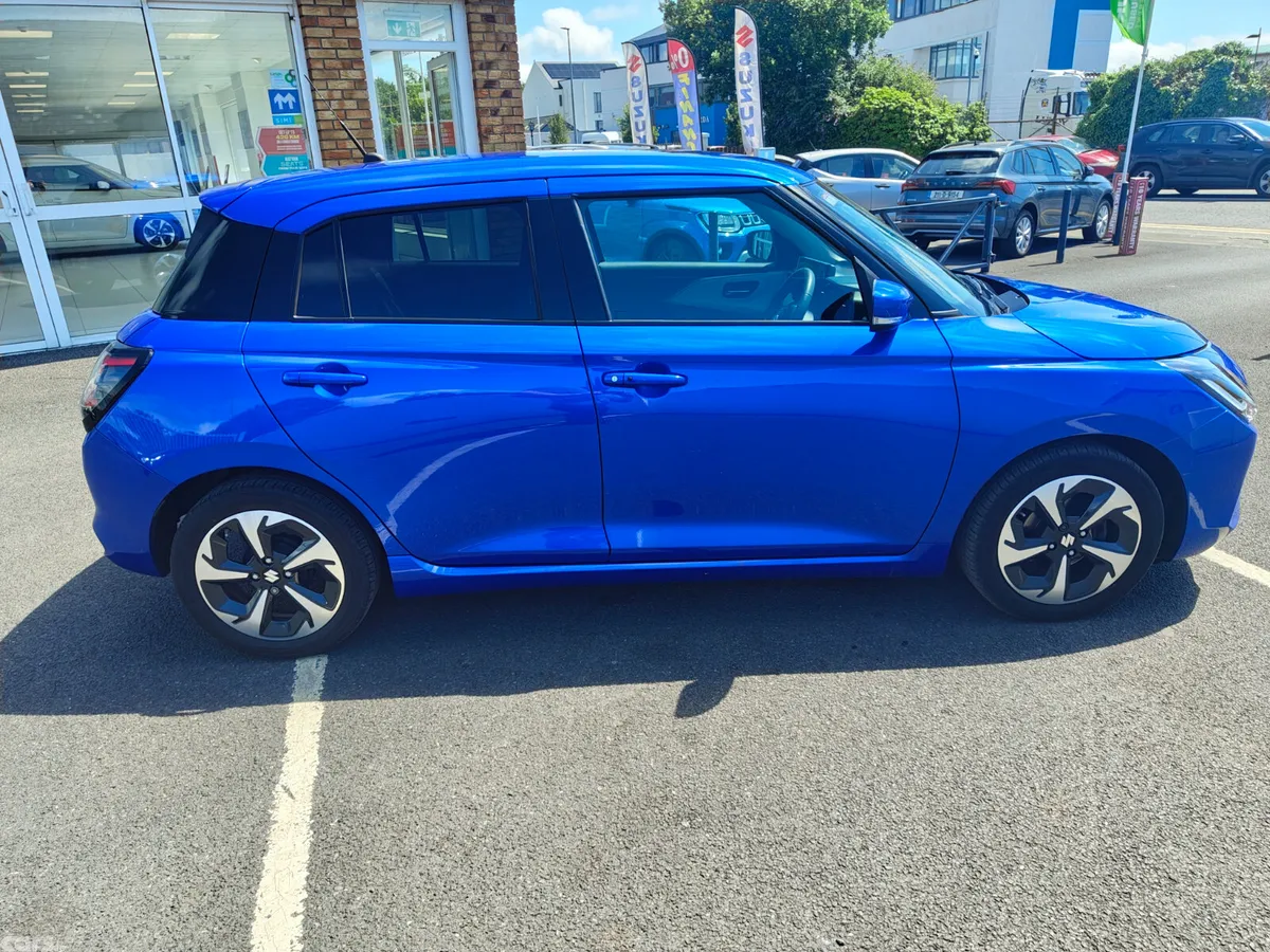 Suzuki Swift Hatchback, Petrol Hybrid, 2024, Blue