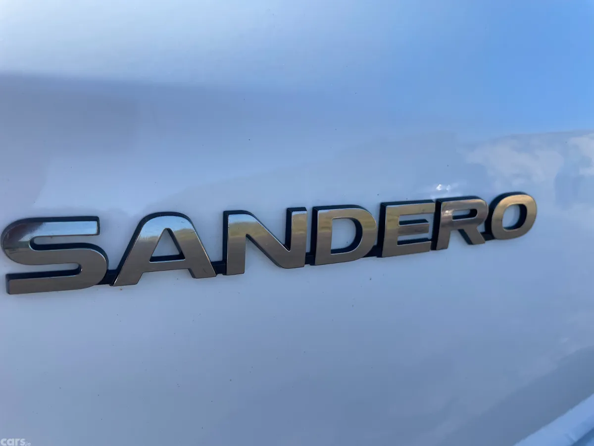 Dacia Sandero Stepway Hatchback, Diesel, 2021, White