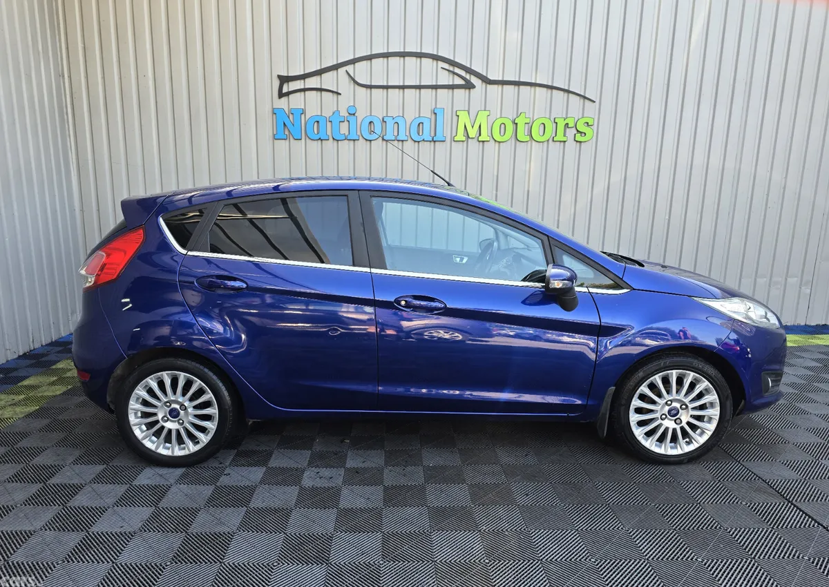 Ford Fiesta Hatchback, Petrol, 2014, Blue