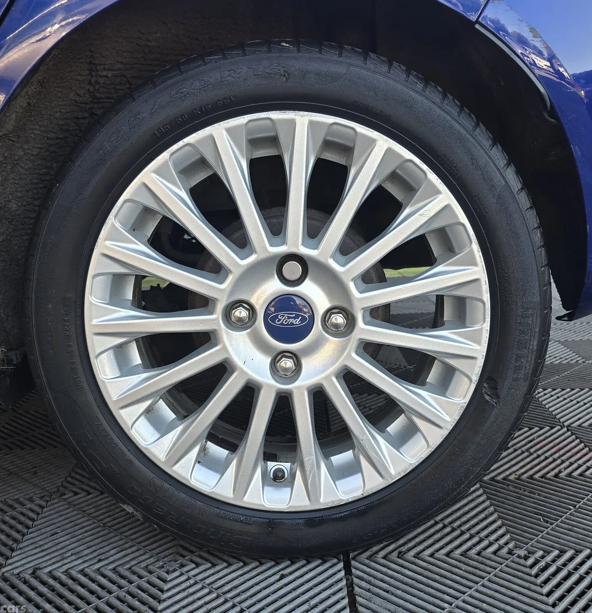 Ford Fiesta Hatchback, Petrol, 2014, Blue