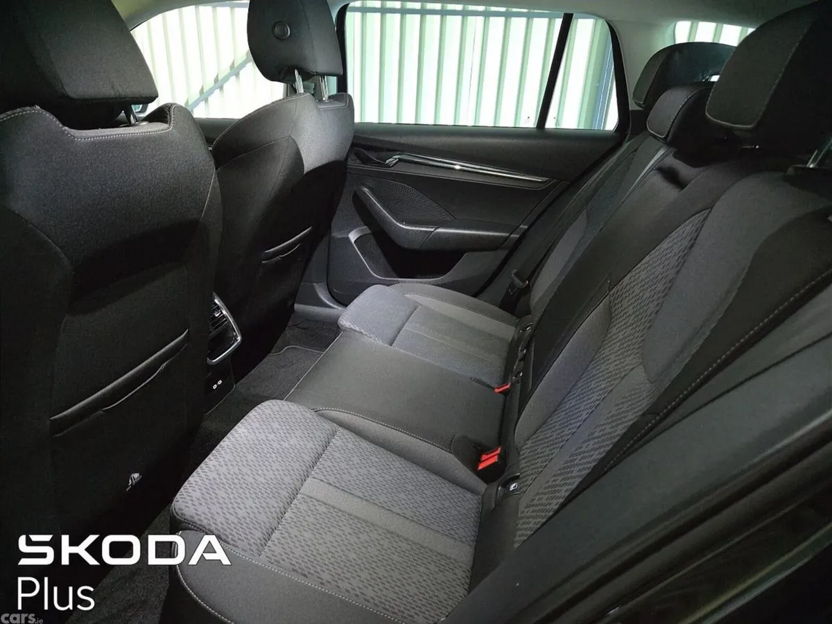 Skoda Octavia Estate, Diesel, 2024, Black