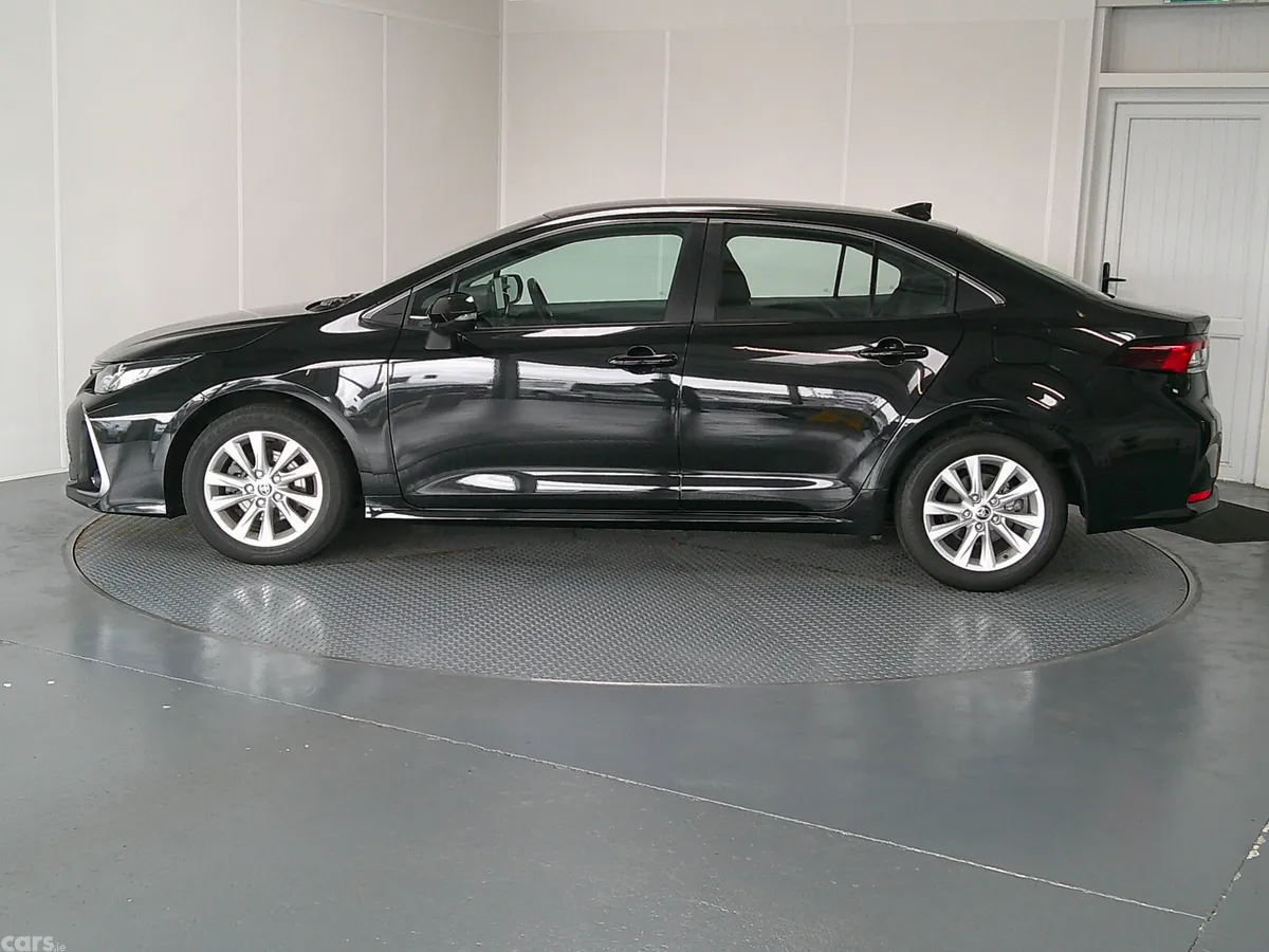 Toyota Corolla Saloon, Petrol Hybrid, 2023, Black