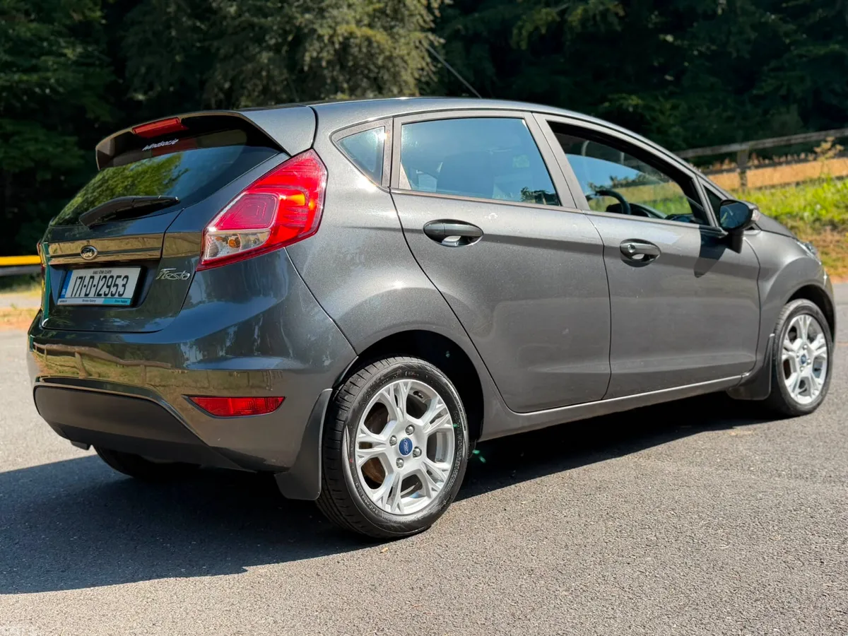 Ford Fiesta Hatchback, Diesel, 2017, Grey
