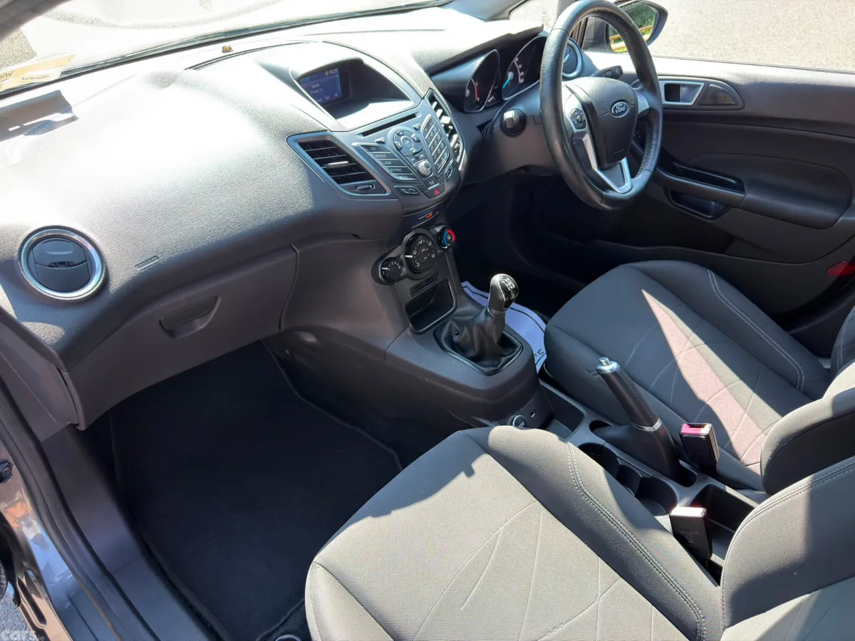 Ford Fiesta Hatchback, Diesel, 2017, Grey