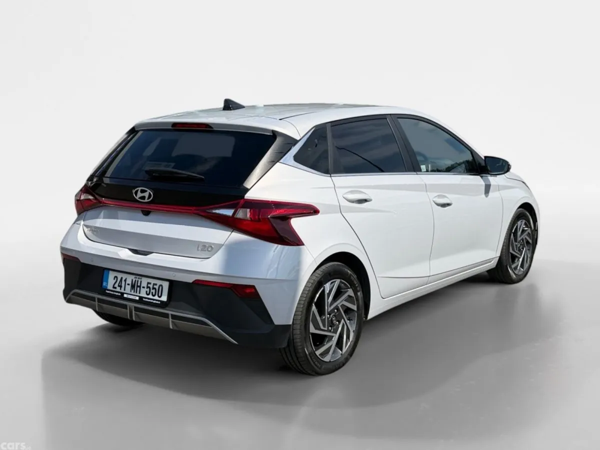 Hyundai i20 Hatchback, Petrol, 2024, Grey