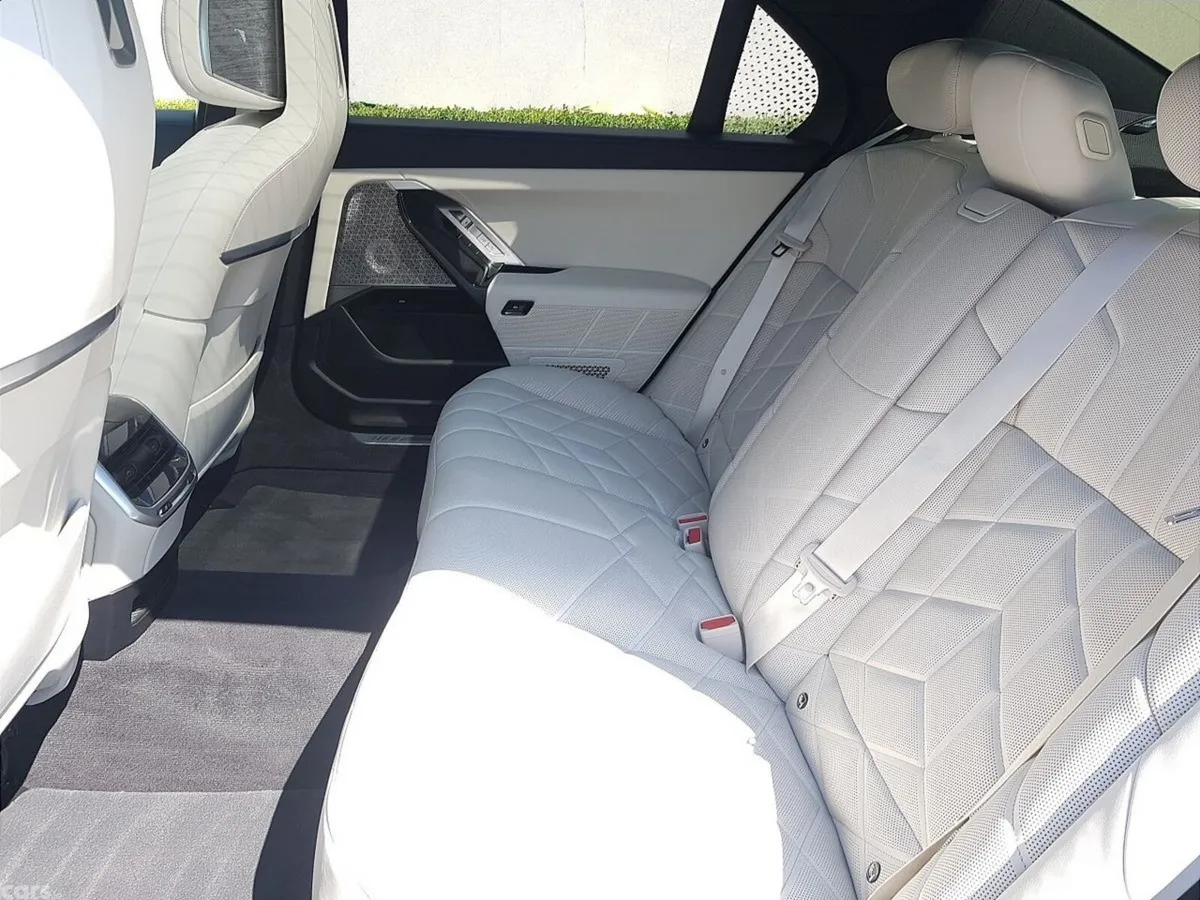 BMW 7-Series Saloon, Petrol Plug-in Hybrid, 2023, Grey