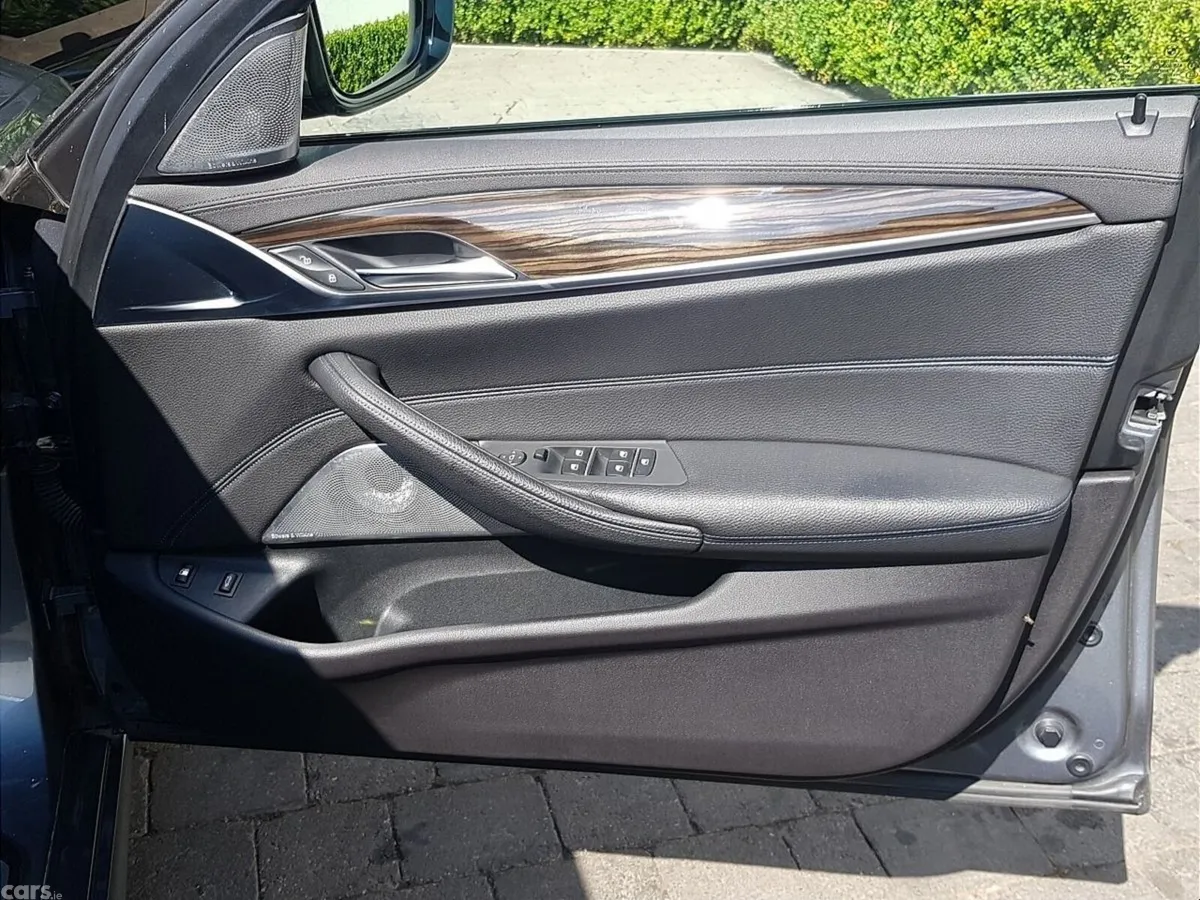 BMW 5-Series Saloon, Petrol Plug-in Hybrid, 2018, Grey