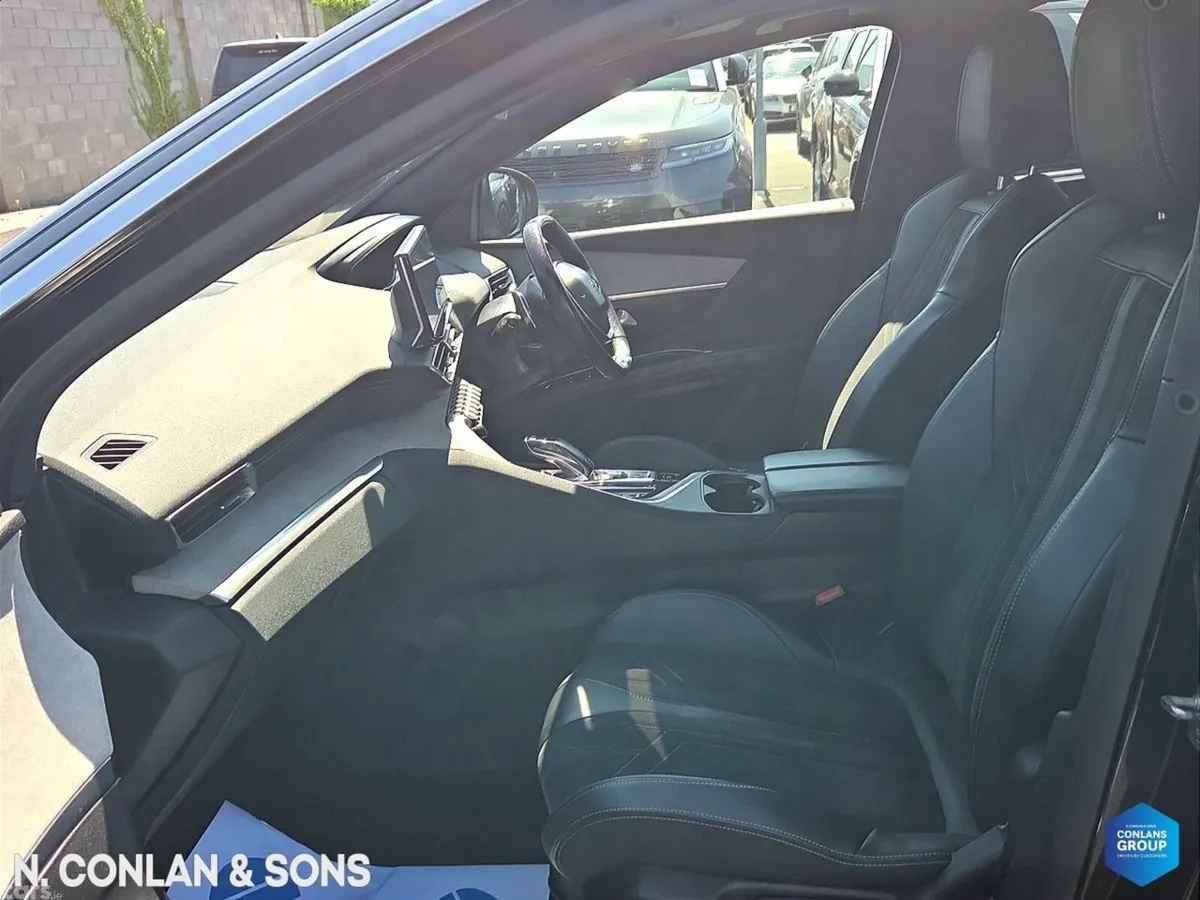 Peugeot 5008 MPV, Diesel, 2021, Black