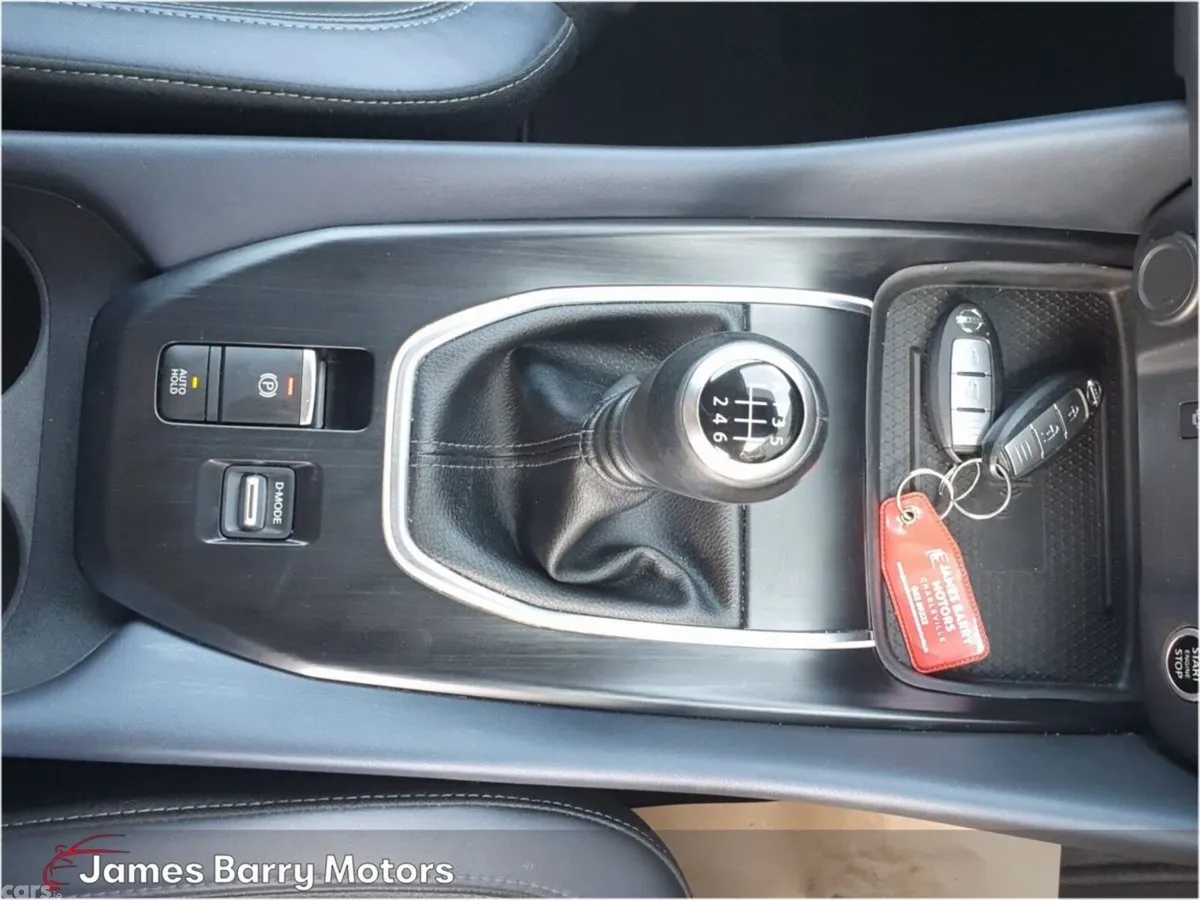 Nissan Qashqai MPV, Petrol, 2022, Grey