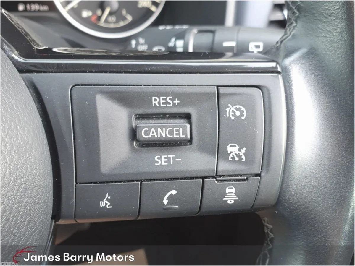 Nissan Qashqai MPV, Petrol, 2022, Grey