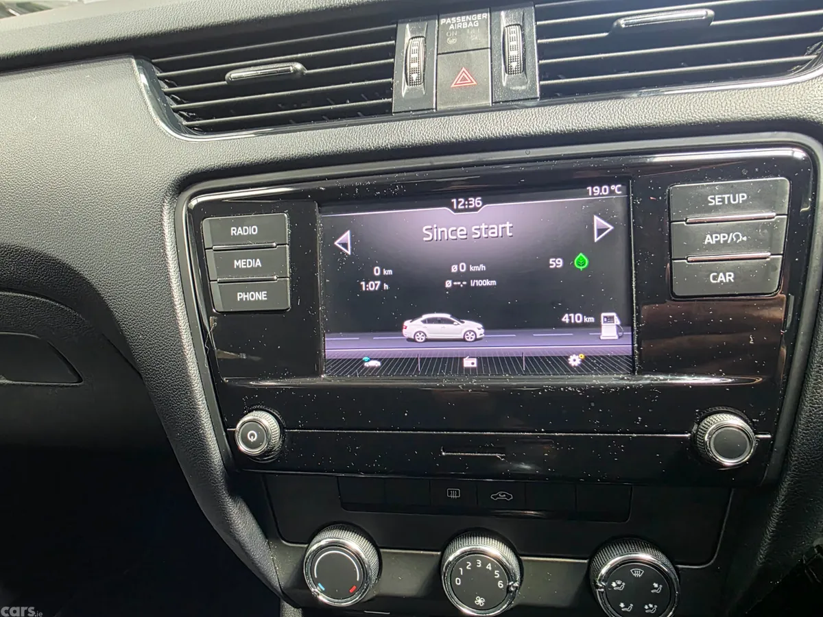 Skoda Octavia Saloon, Petrol, 2018, Black