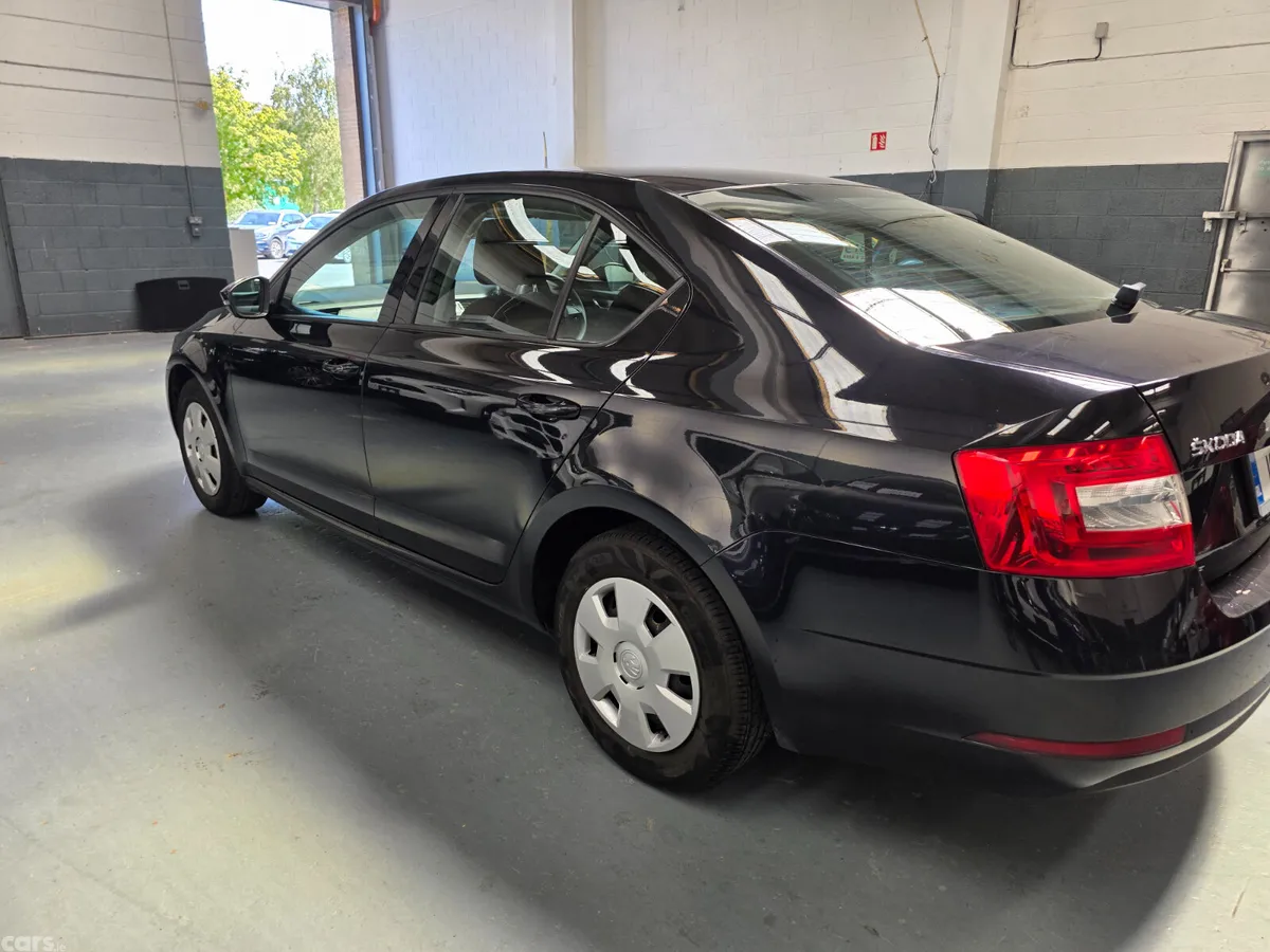 Skoda Octavia Saloon, Petrol, 2018, Black