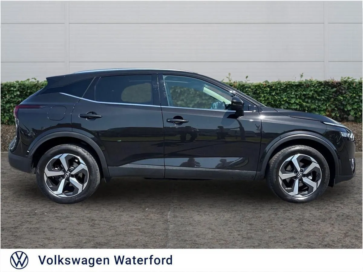 Nissan Qashqai MPV, Petrol, 2024, Black