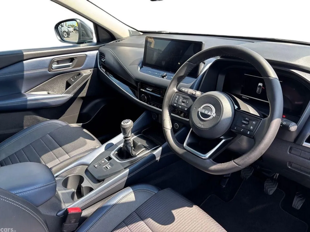 Nissan Qashqai MPV, Petrol, 2024, Black