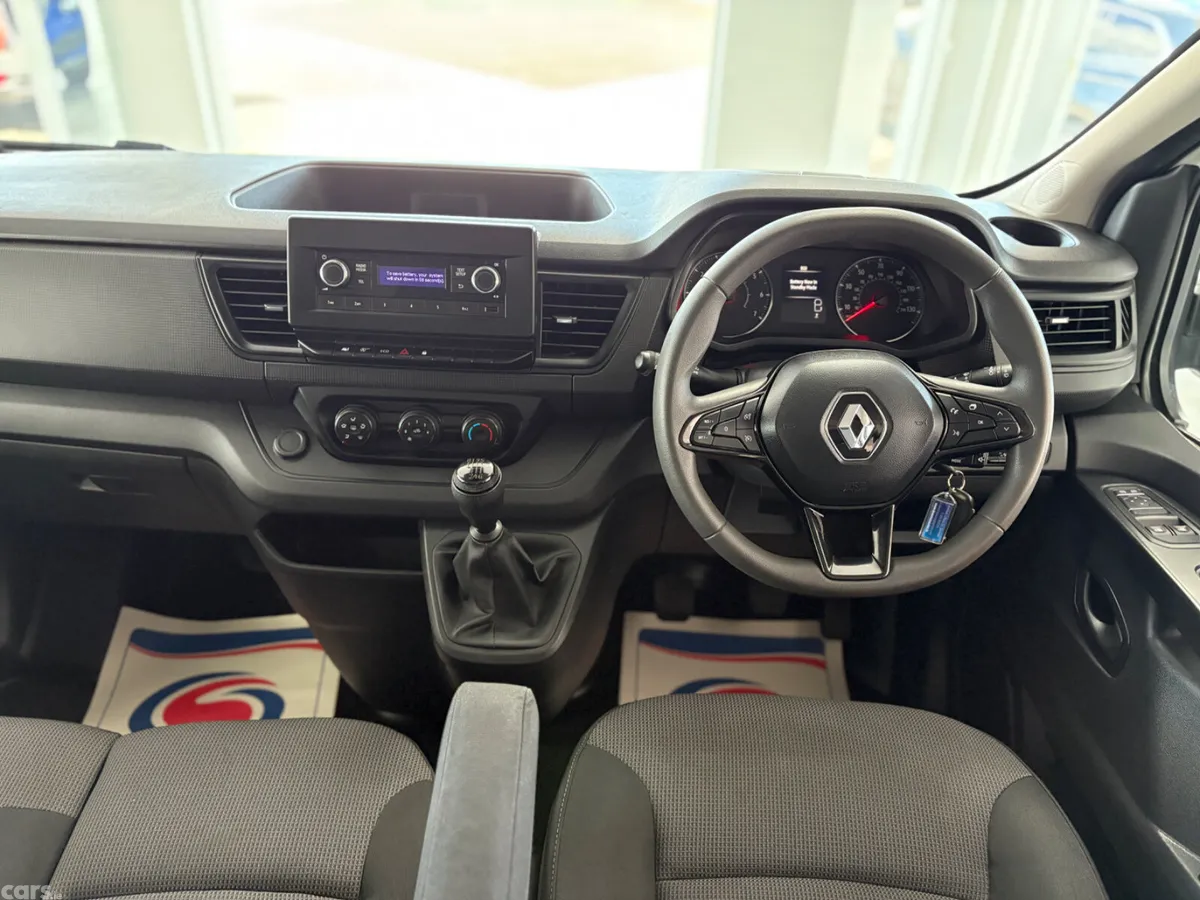 Renault Trafic MPV, Diesel, 2023, White