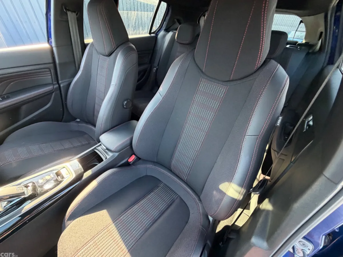 Peugeot 308 Hatchback, Diesel, 2020, Blue