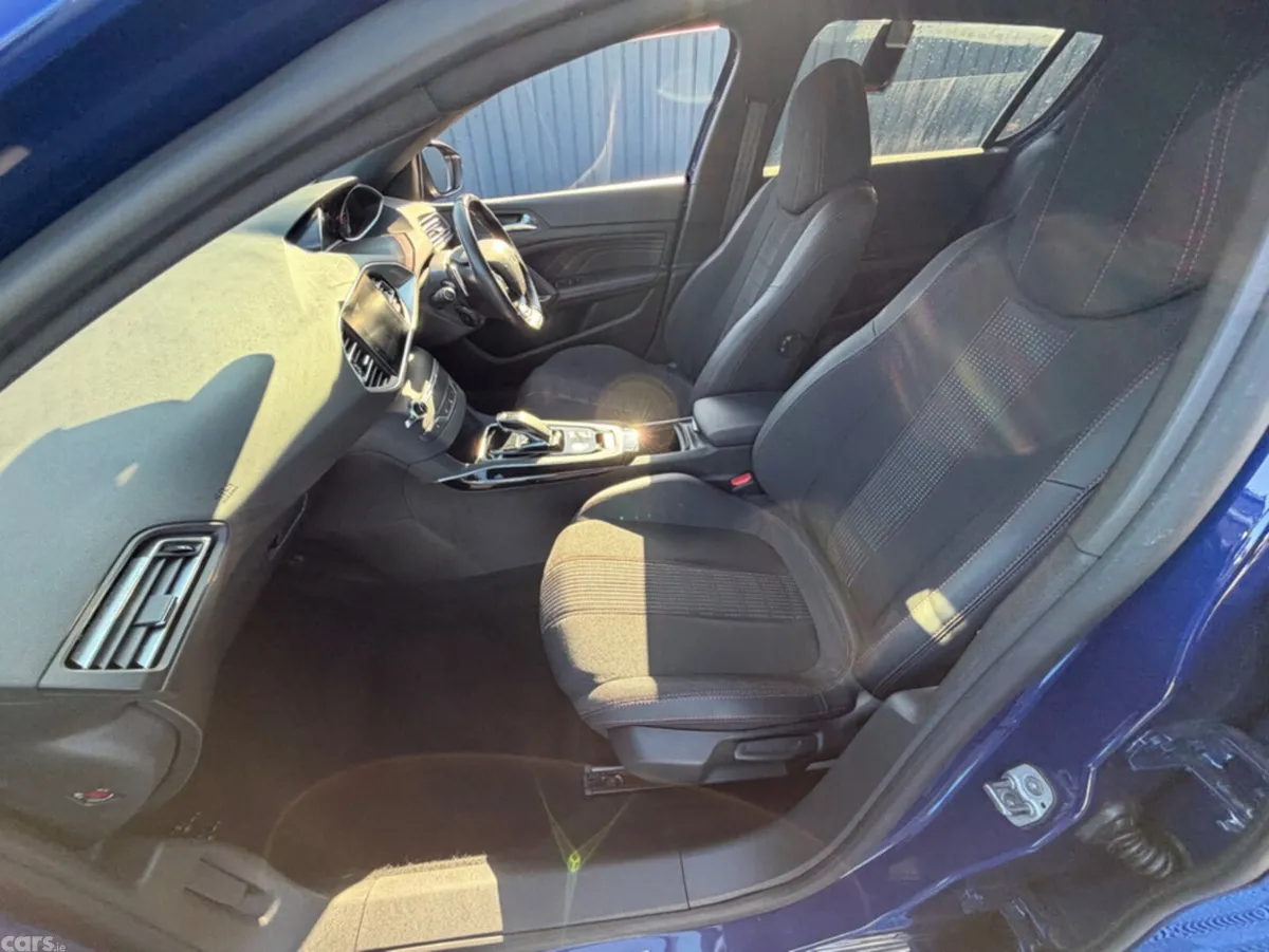 Peugeot 308 Hatchback, Diesel, 2020, Blue