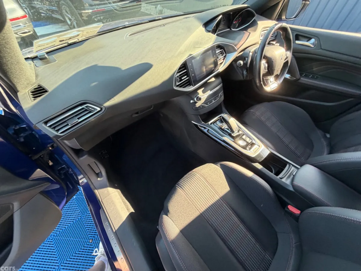 Peugeot 308 Hatchback, Diesel, 2020, Blue