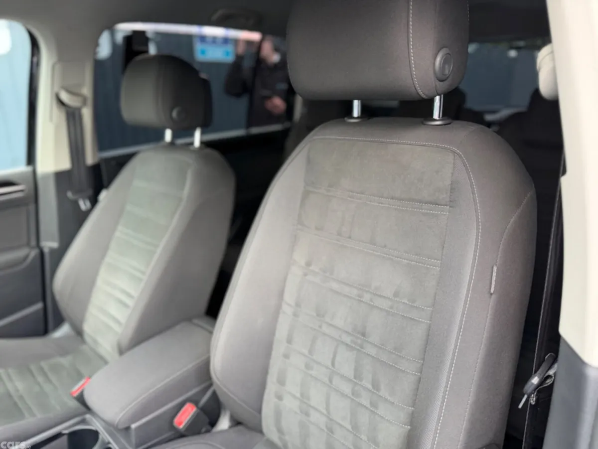 Volkswagen Touran MPV, Diesel, 2020, Black