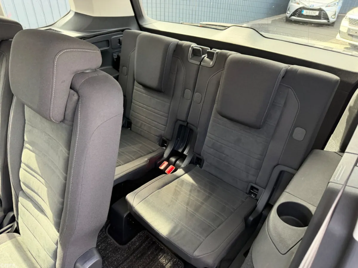 Volkswagen Touran MPV, Diesel, 2020, White