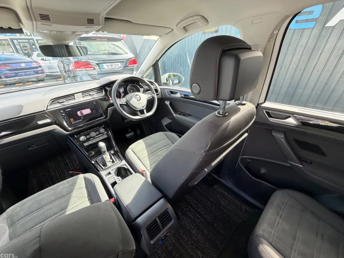 Volkswagen Touran MPV, Diesel, 2020, White