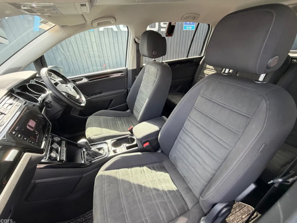 Volkswagen Touran MPV, Diesel, 2020, White