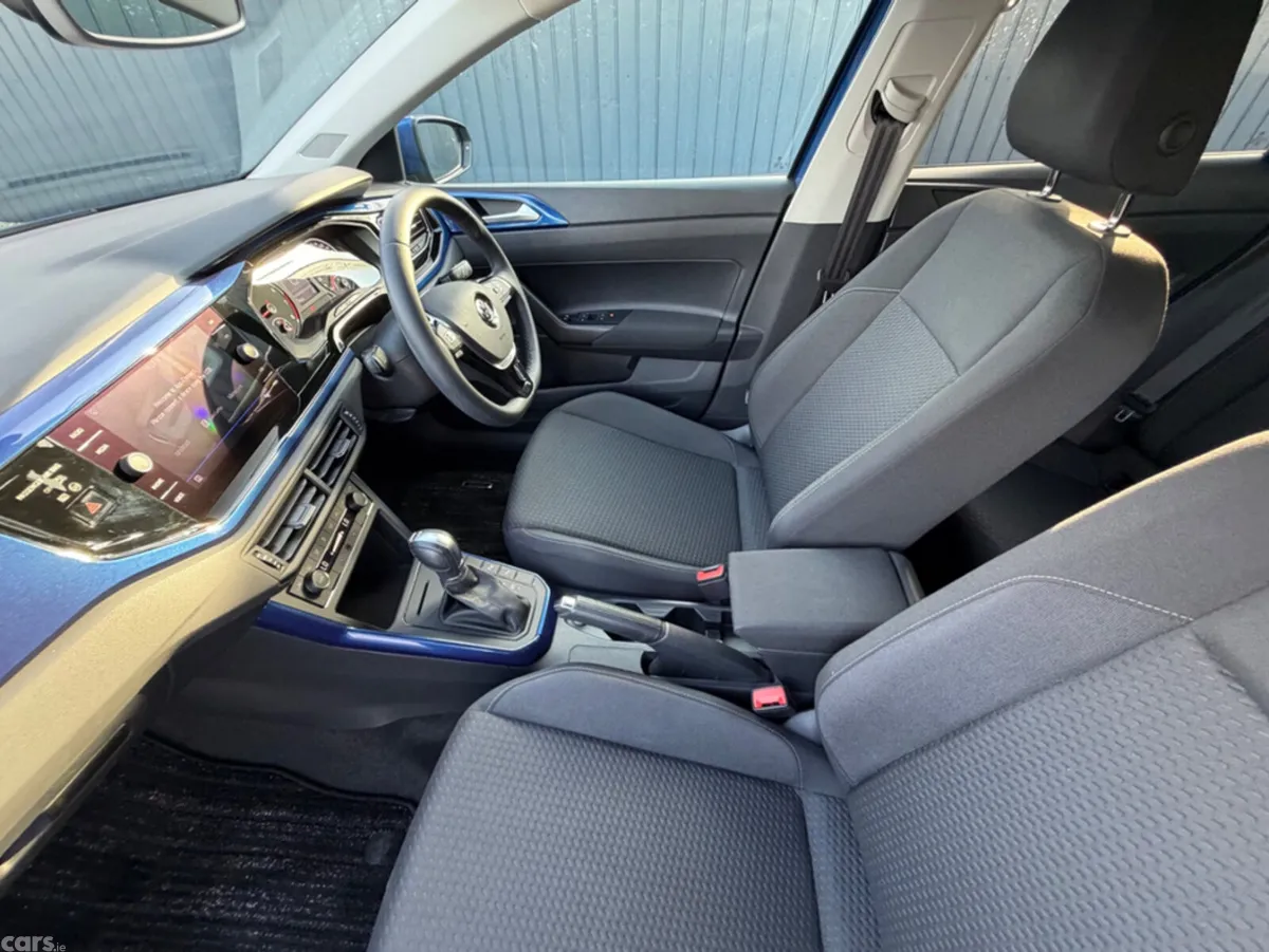 Volkswagen Polo Hatchback, Petrol, 2019, Blue