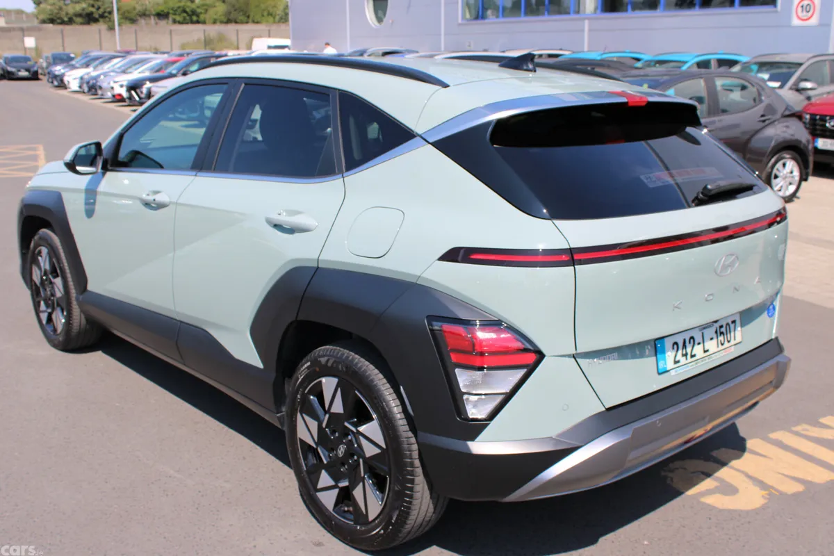 Hyundai KONA MPV, Petrol, 2024, Green