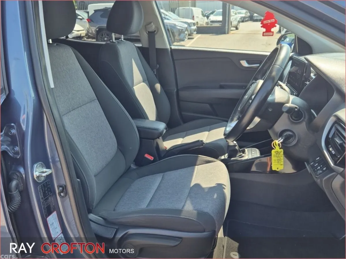 Kia Stonic Estate, Petrol, 2023, Blue