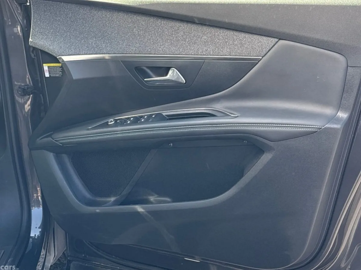 Peugeot 3008 SUV, Petrol Plug-in Hybrid, 2024, Grey