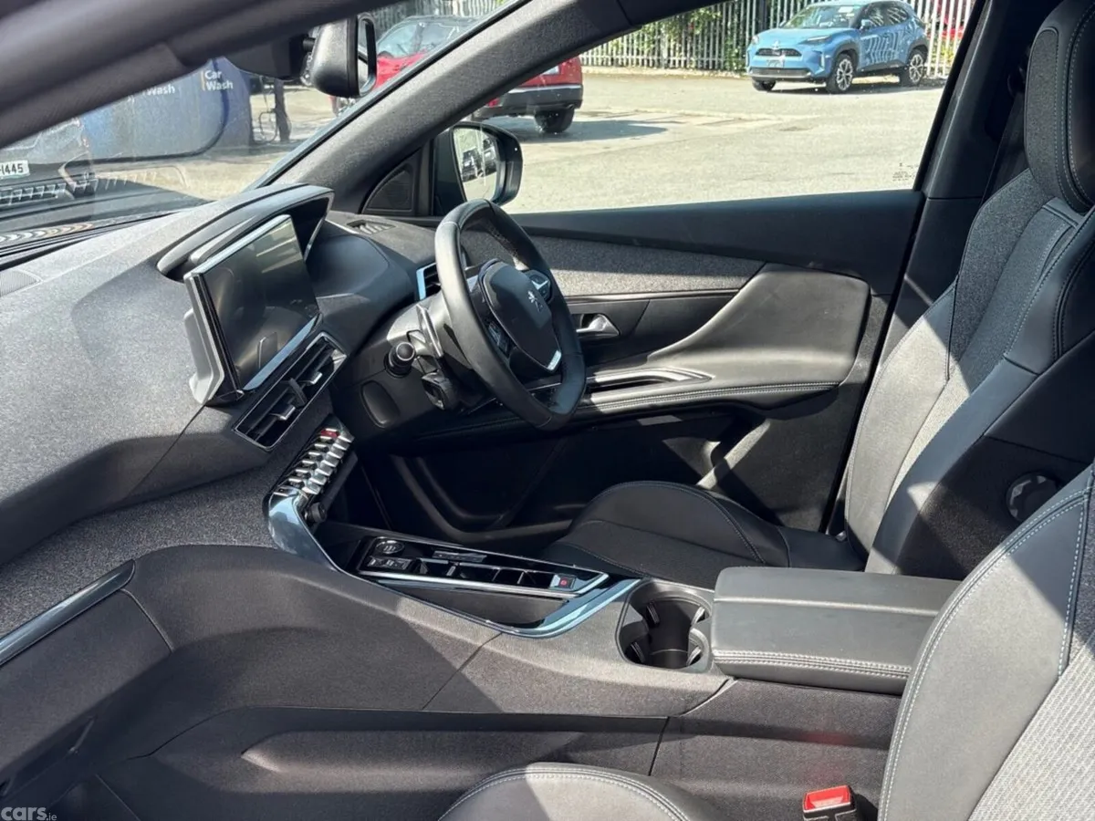 Peugeot 3008 SUV, Petrol Plug-in Hybrid, 2024, Grey