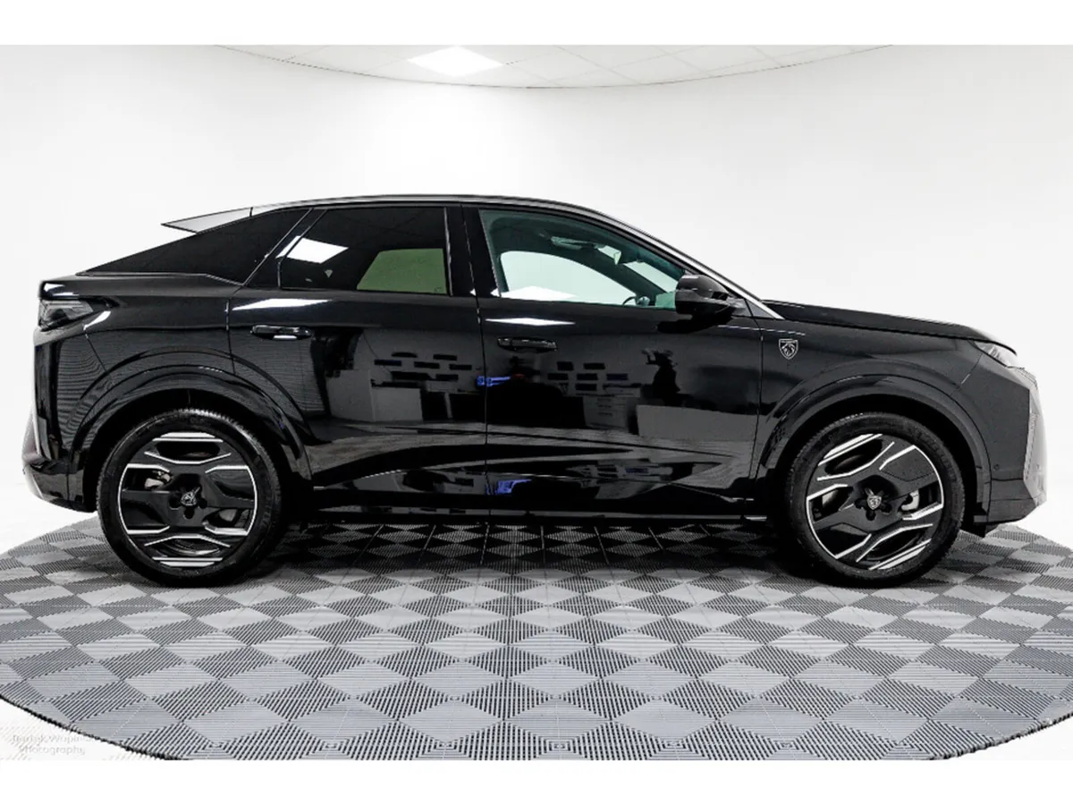 Peugeot 3008 SUV, Electric, 2026, Black
