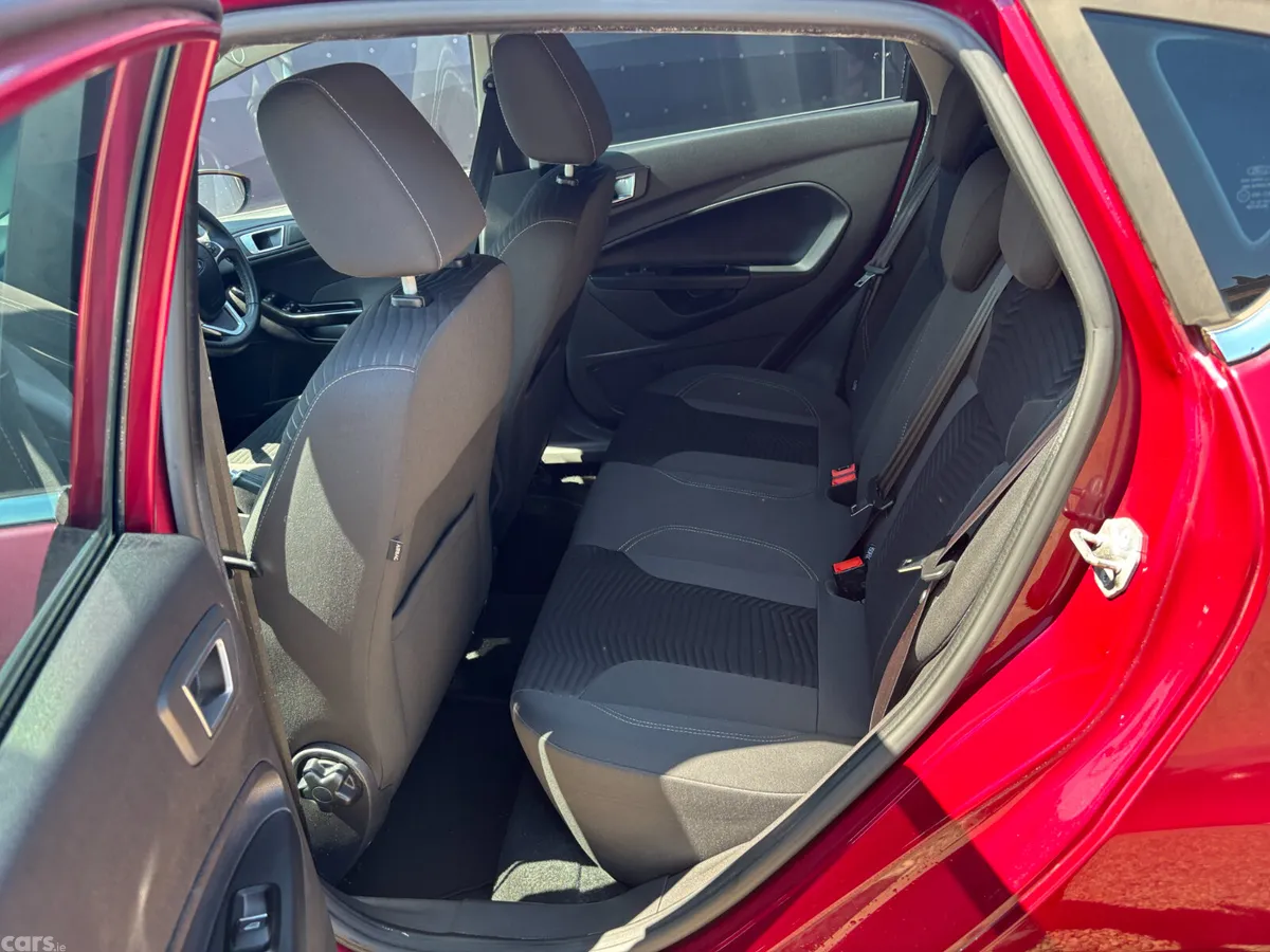 Ford Fiesta Hatchback, Petrol, 2014, Red