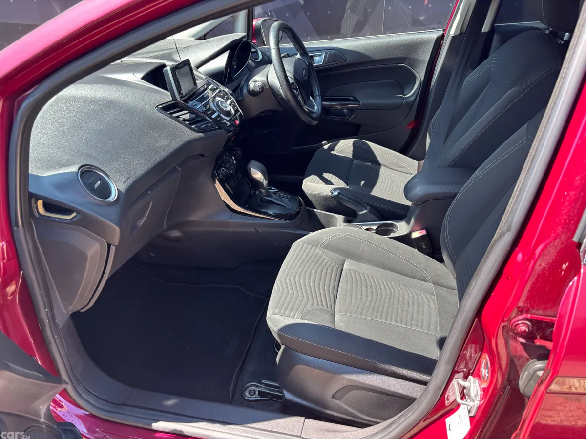 Ford Fiesta Hatchback, Petrol, 2014, Red