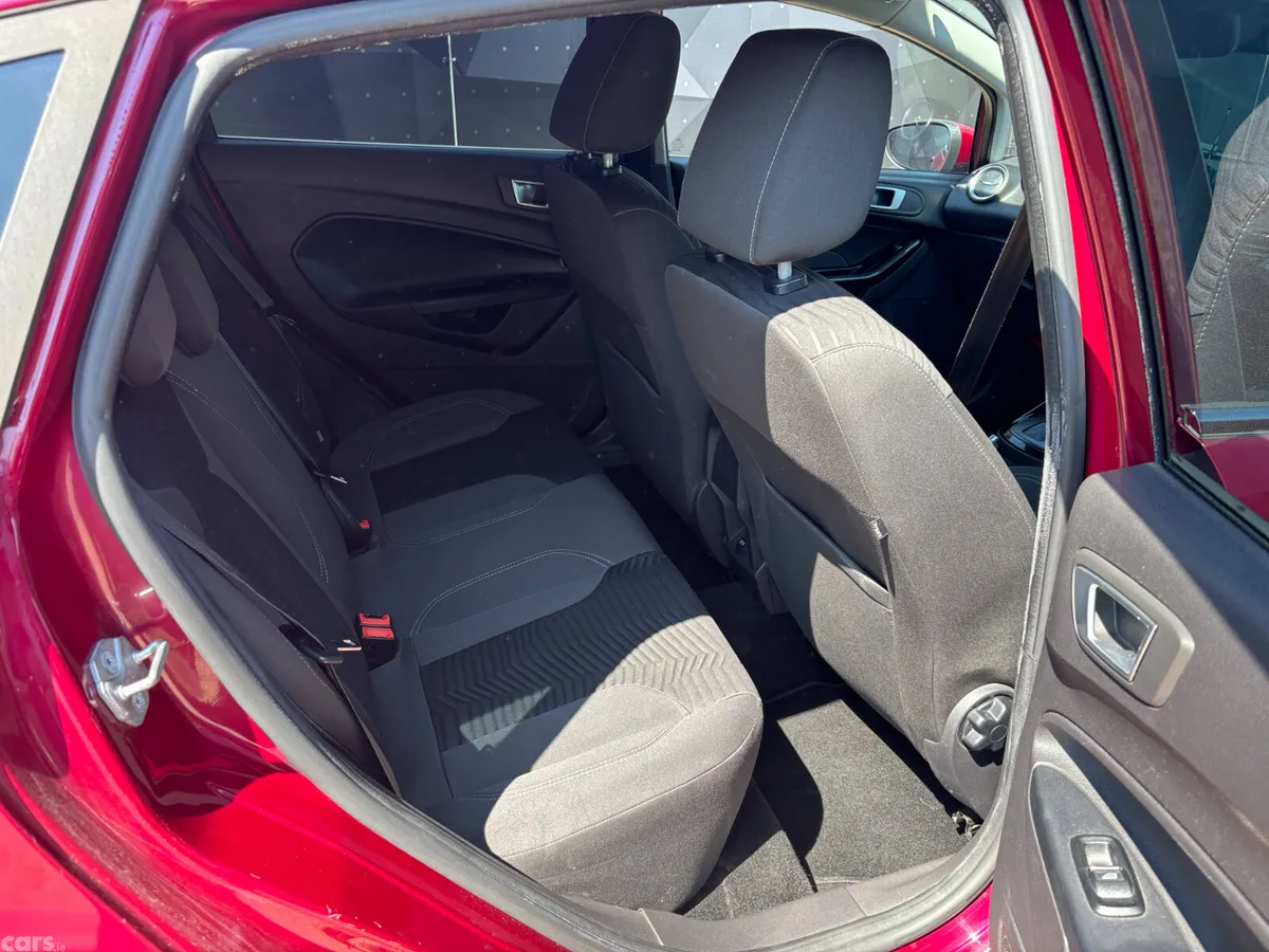 Ford Fiesta Hatchback, Petrol, 2014, Red