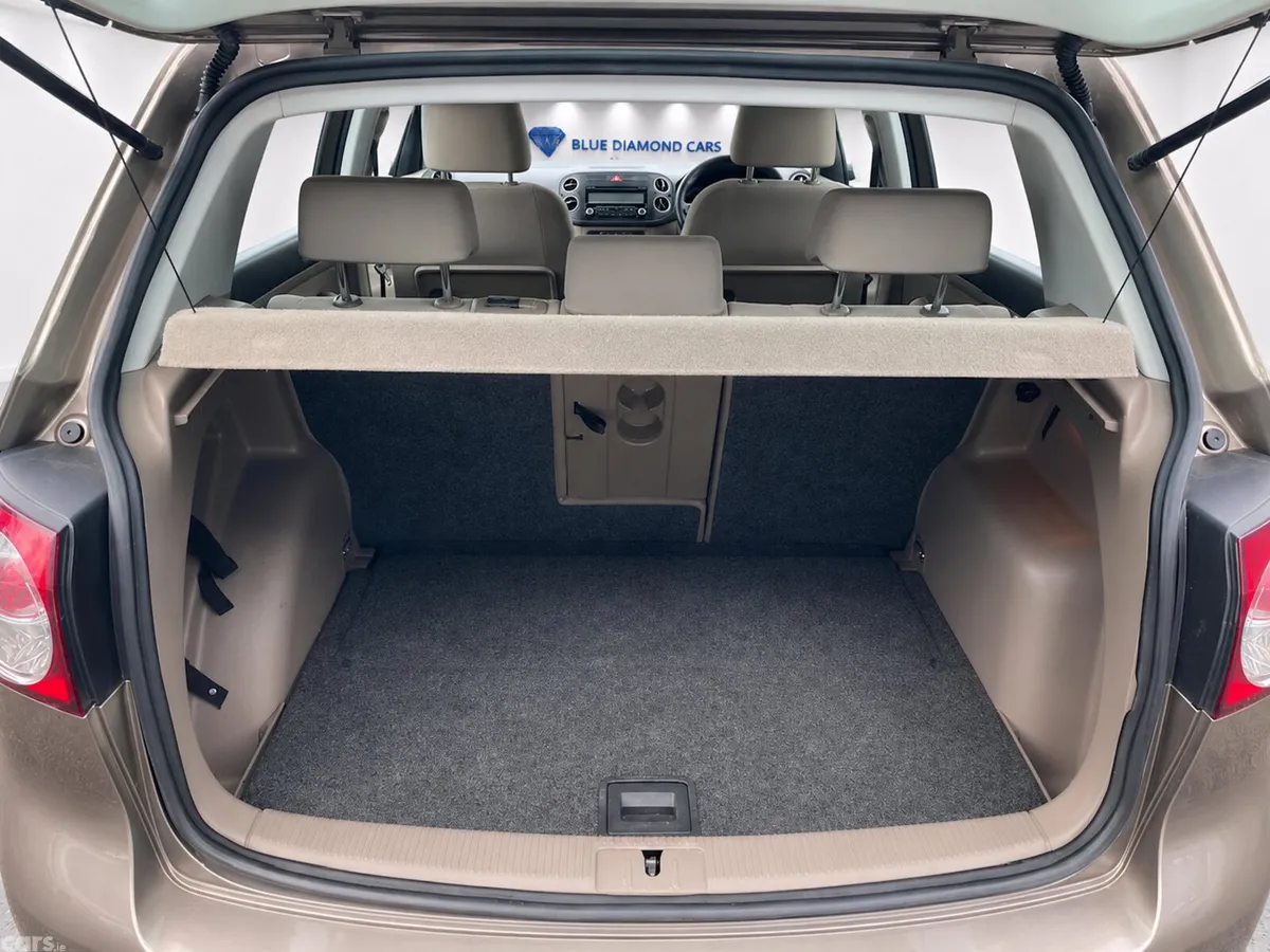 Volkswagen Golf Hatchback, Diesel, 2012, Brown