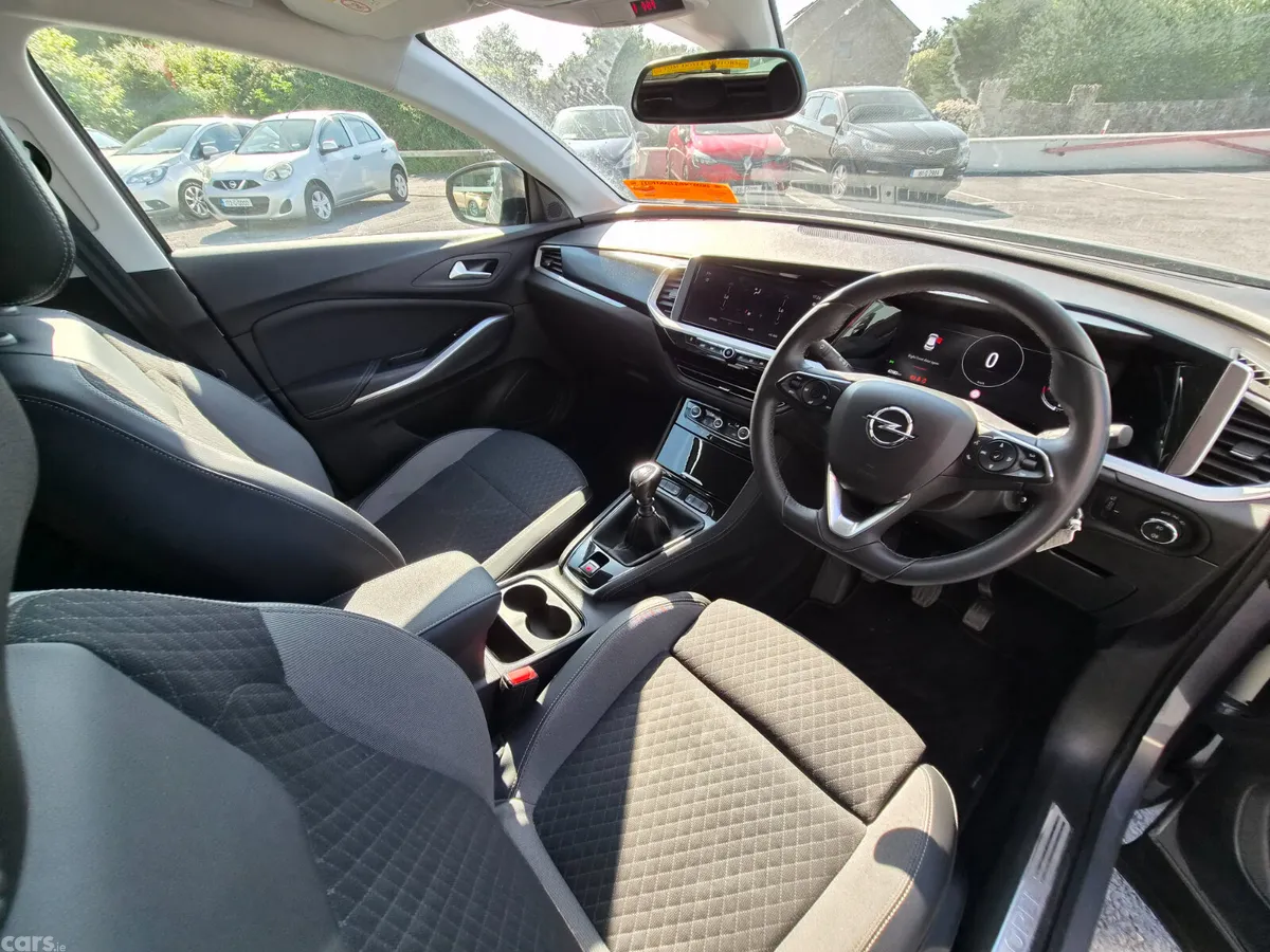 Opel Grandland X SUV, Petrol, 2023, Grey