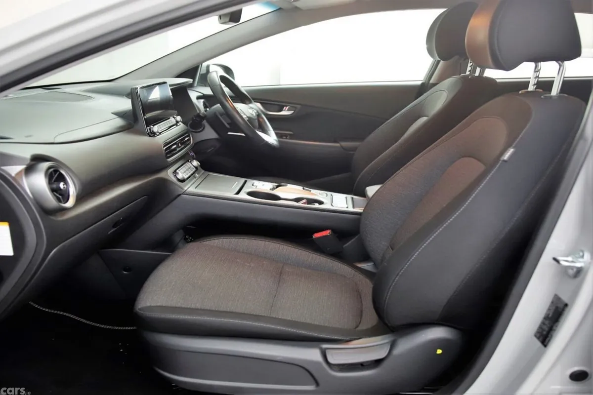 Hyundai KONA SUV, Electric, 2023, Grey