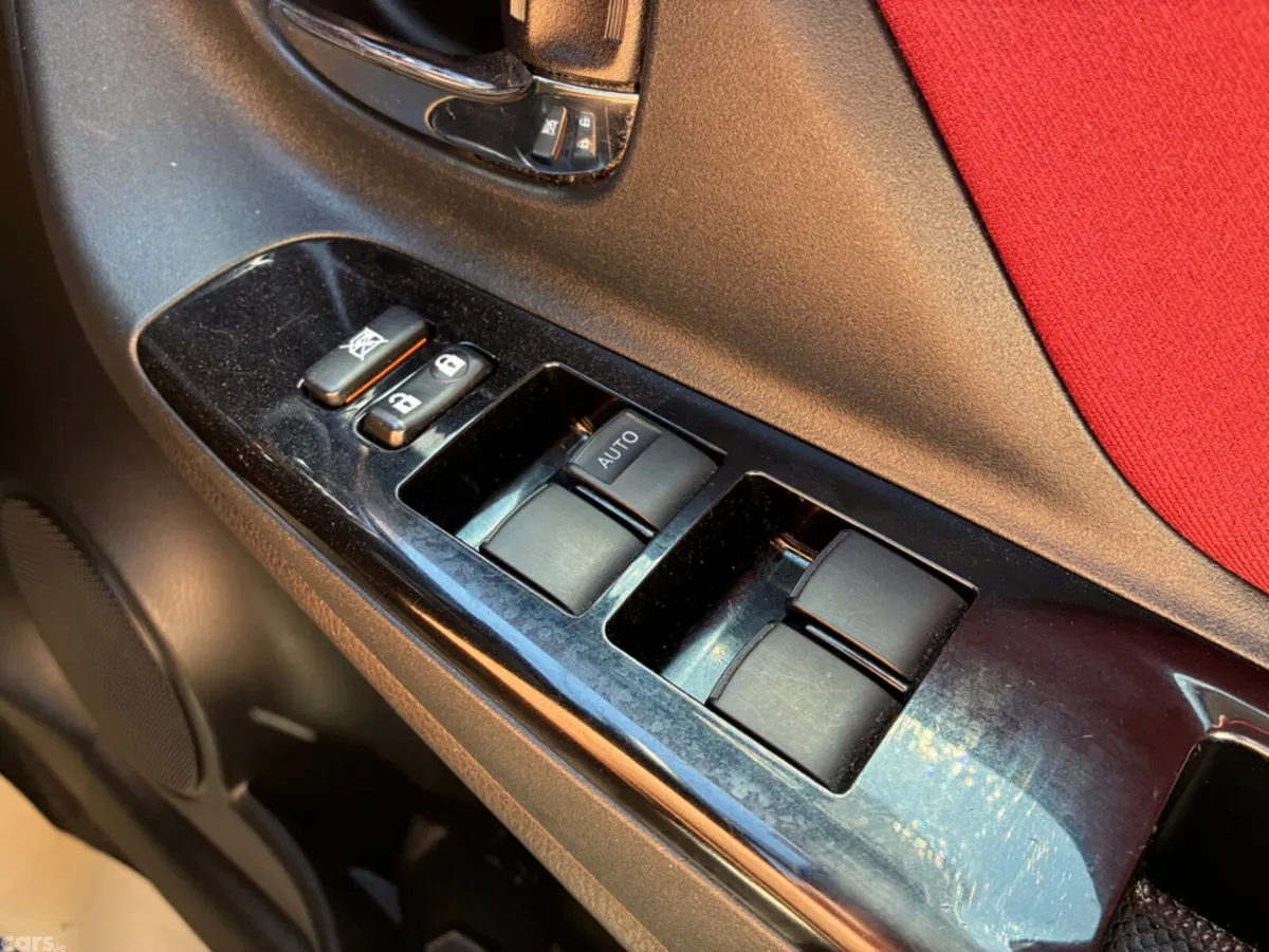 Toyota Vitz Hatchback, Petrol, 2017, Red