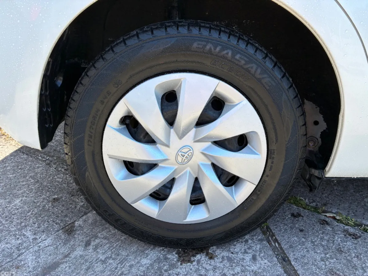 Toyota Vitz Hatchback, Petrol Hybrid, 2019, White