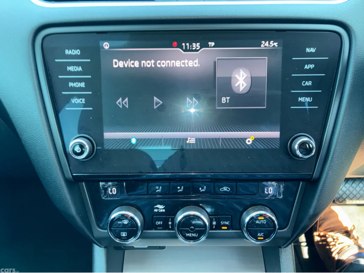 Skoda Octavia Hatchback, Petrol, 2019, Blue