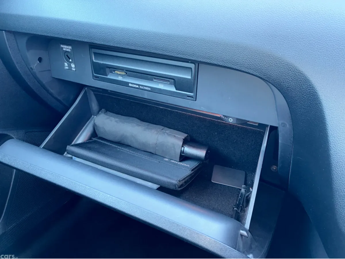 Skoda Octavia Hatchback, Petrol, 2019, Blue