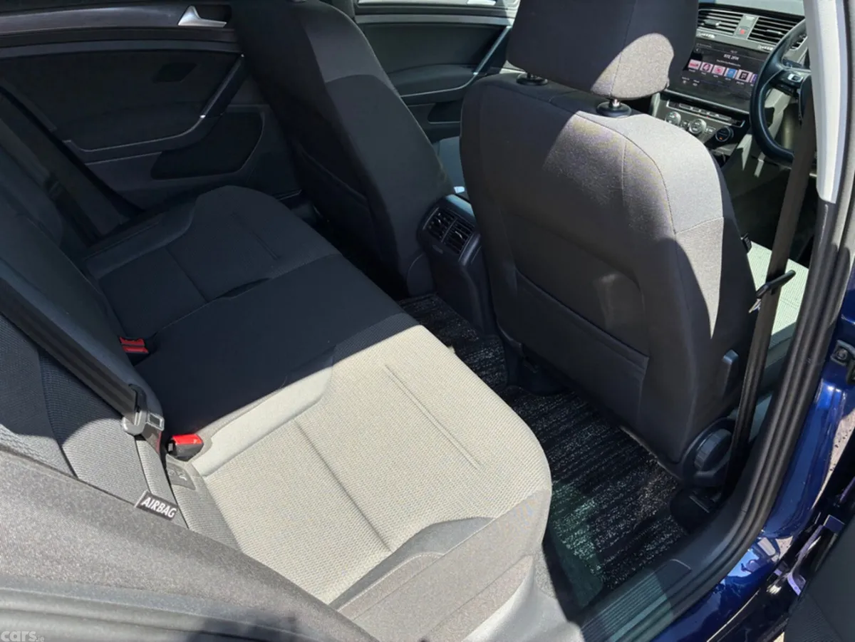 Volkswagen Golf Estate, Petrol, 2019, Blue