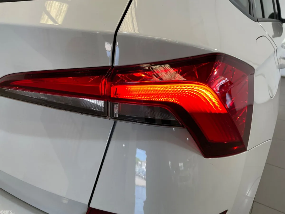 Skoda Kamiq Hatchback, Petrol, 2023, White