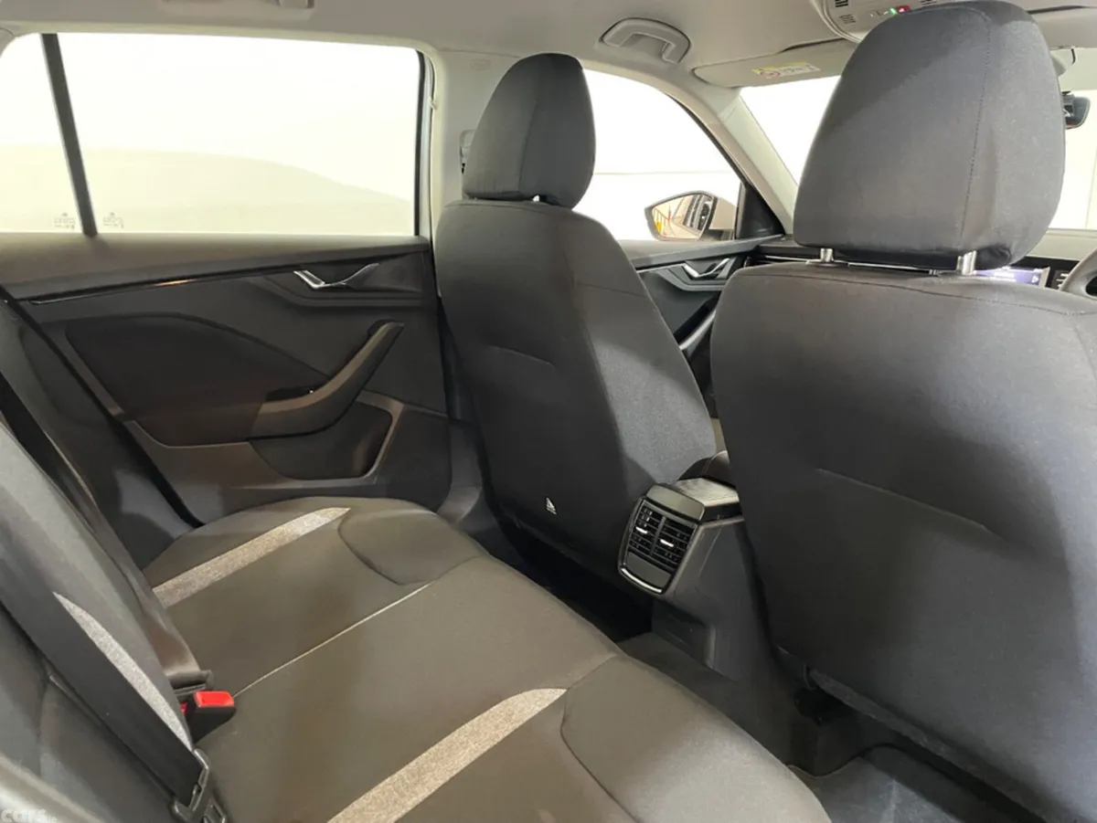 Skoda Kamiq Hatchback, Petrol, 2023, White