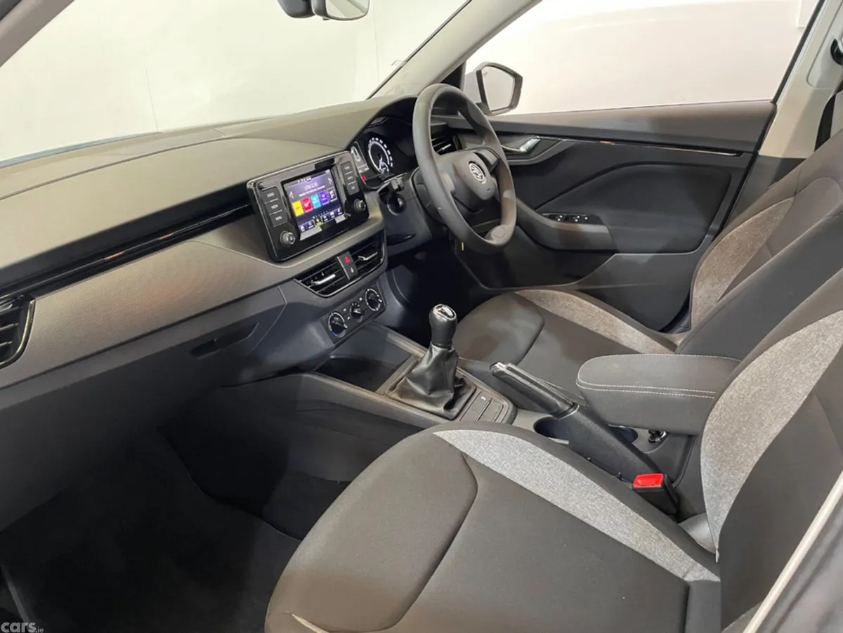 Skoda Kamiq Hatchback, Petrol, 2023, White
