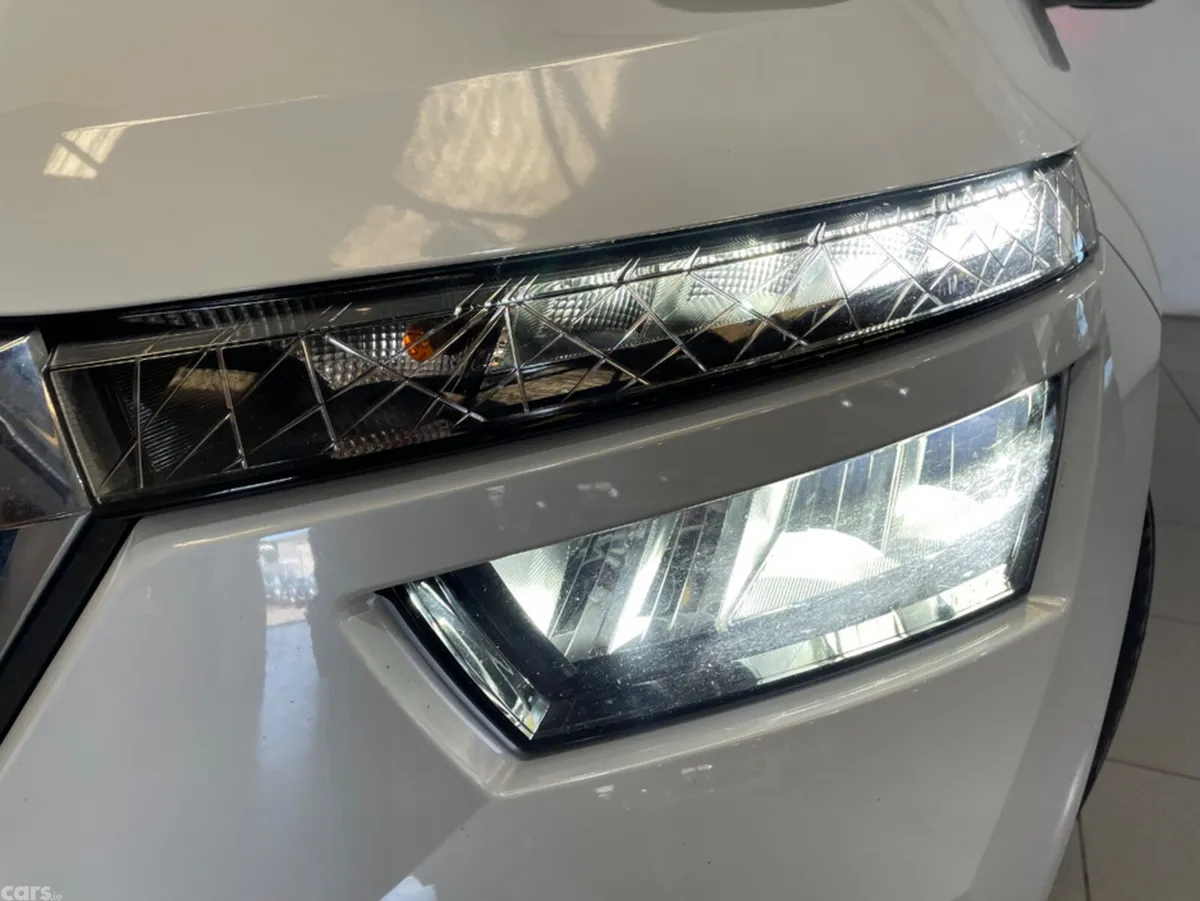 Skoda Kamiq Hatchback, Petrol, 2023, White