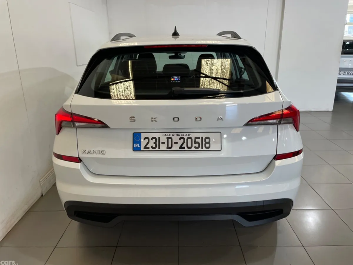 Skoda Kamiq Hatchback, Petrol, 2023, White