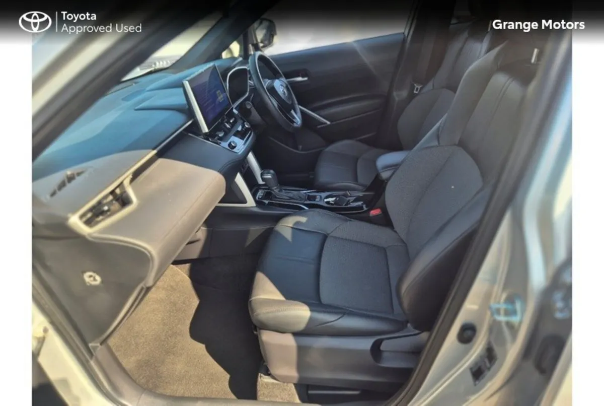 Toyota Corolla Cross Hatchback, Petrol Hybrid, 2023, Silver