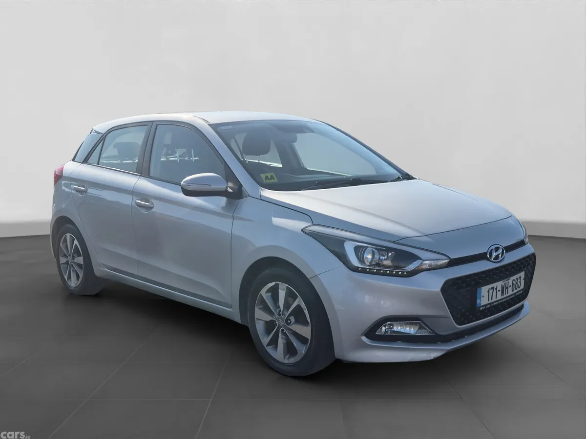 Hyundai i20 Hatchback, Petrol, 2017, Grey
